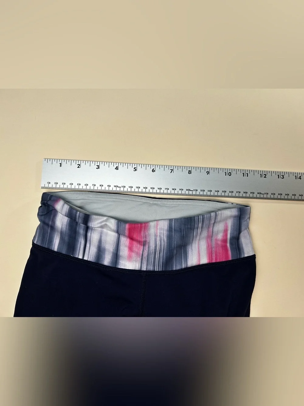 lululemon athletica Navy Capri Leggings with Multicolor Waistband size 2